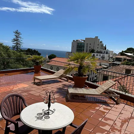 Casino With Sea View Apartmán *